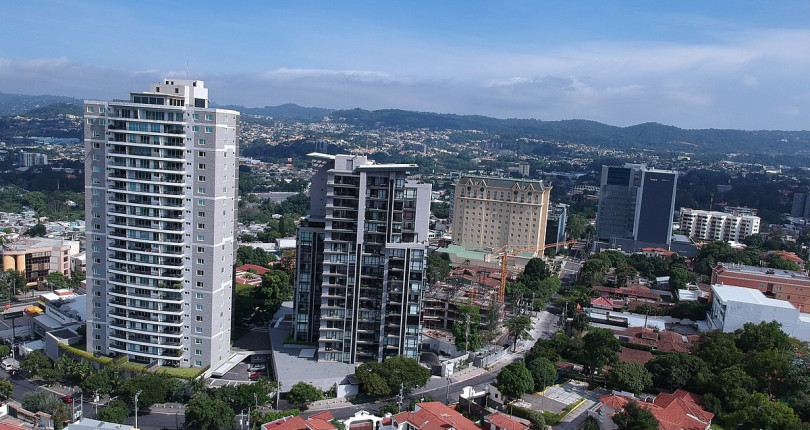Oferta de lujo y exclusividad inmobiliaria en San Salvador