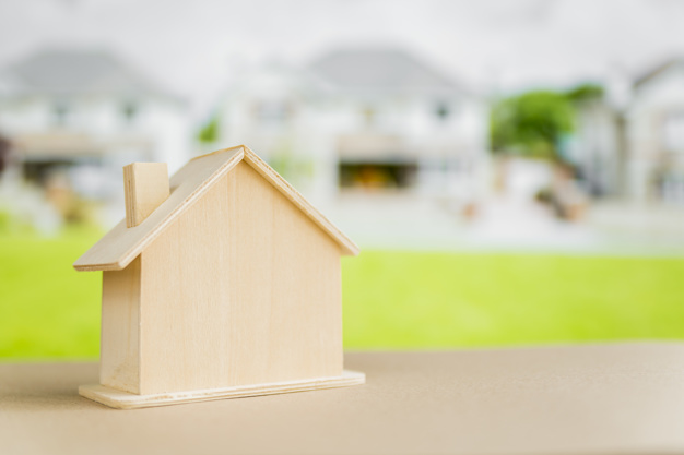 ¿Es más conveniente comprar una propiedad lista o un terreno para construir?