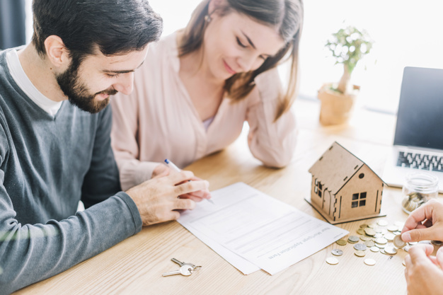¿Vas a adquirir una casa? Verifica tu situación personal y laboral
