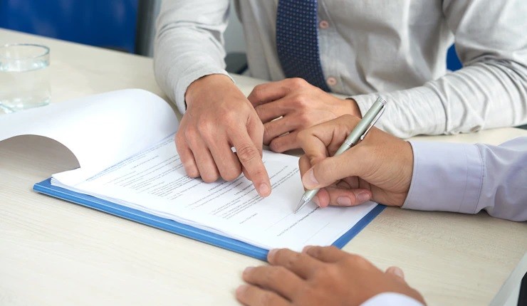 ¿Por qué es importante firmar un contrato de arrendamiento?
